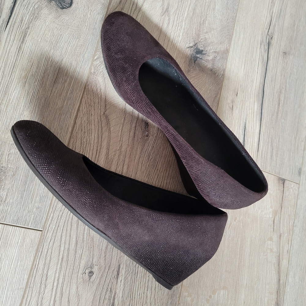 Stuart Weitzman Dark Brown Flats